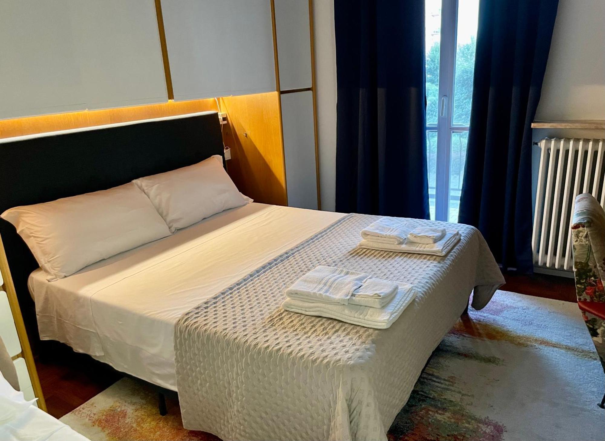 149 Borgo Ticino Suite Attico Di Lusso Con Terrazzo E Parking Privato Pavia Luaran gambar